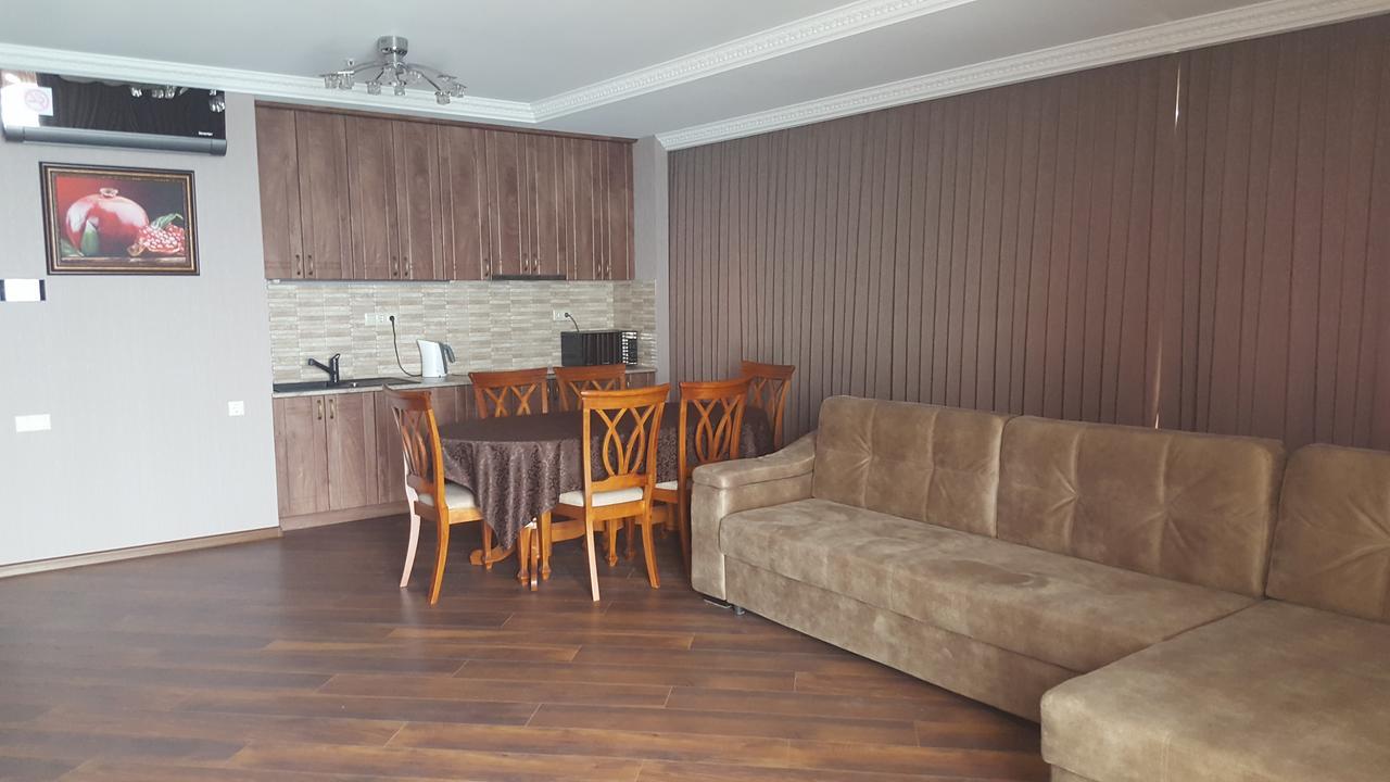 Mimino Apartment Deluxe First Line Batumi Esterno foto